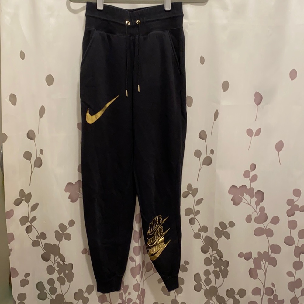 Black and gold Nike sweatpants size XS